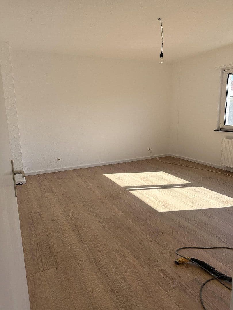 Prenájom bytu 2-izbový 62 m², Mannheim, Bádensko-Wurttembersko Prenájom bytu 2-izbový 62 m², Mannheim, Bádensko-Wurttembersko