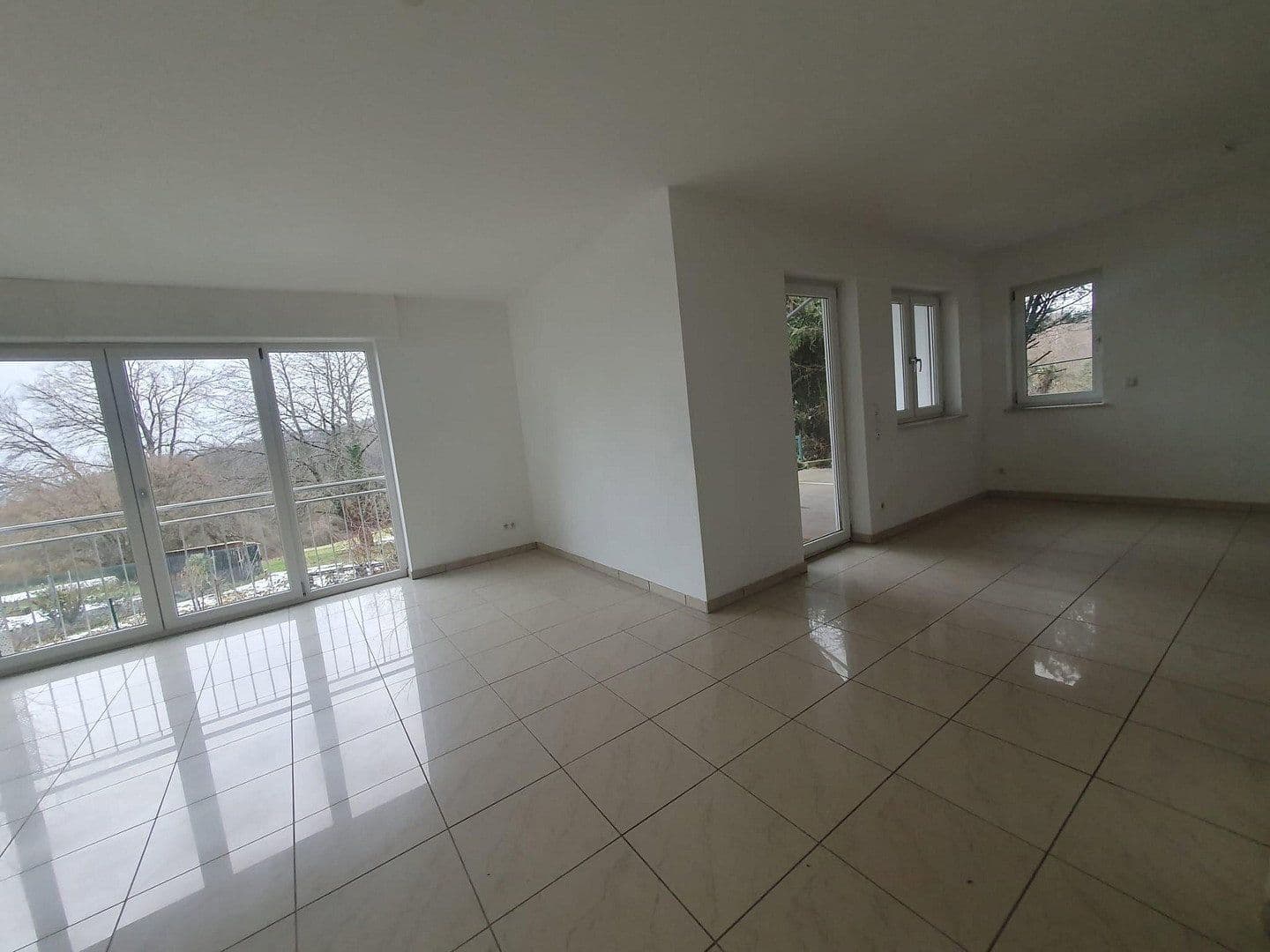 Prenájom bytu 2-izbový 96 m², Haibach, Bavorsko Prenájom bytu 2-izbový 96 m², Haibach, Bavorsko