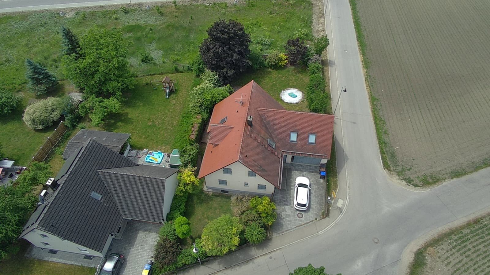 Predaj domu 198 m², pozemek 765 m², Ellgau, Bavorsko Predaj domu 198 m², pozemek 765 m², Ellgau, Bavorsko