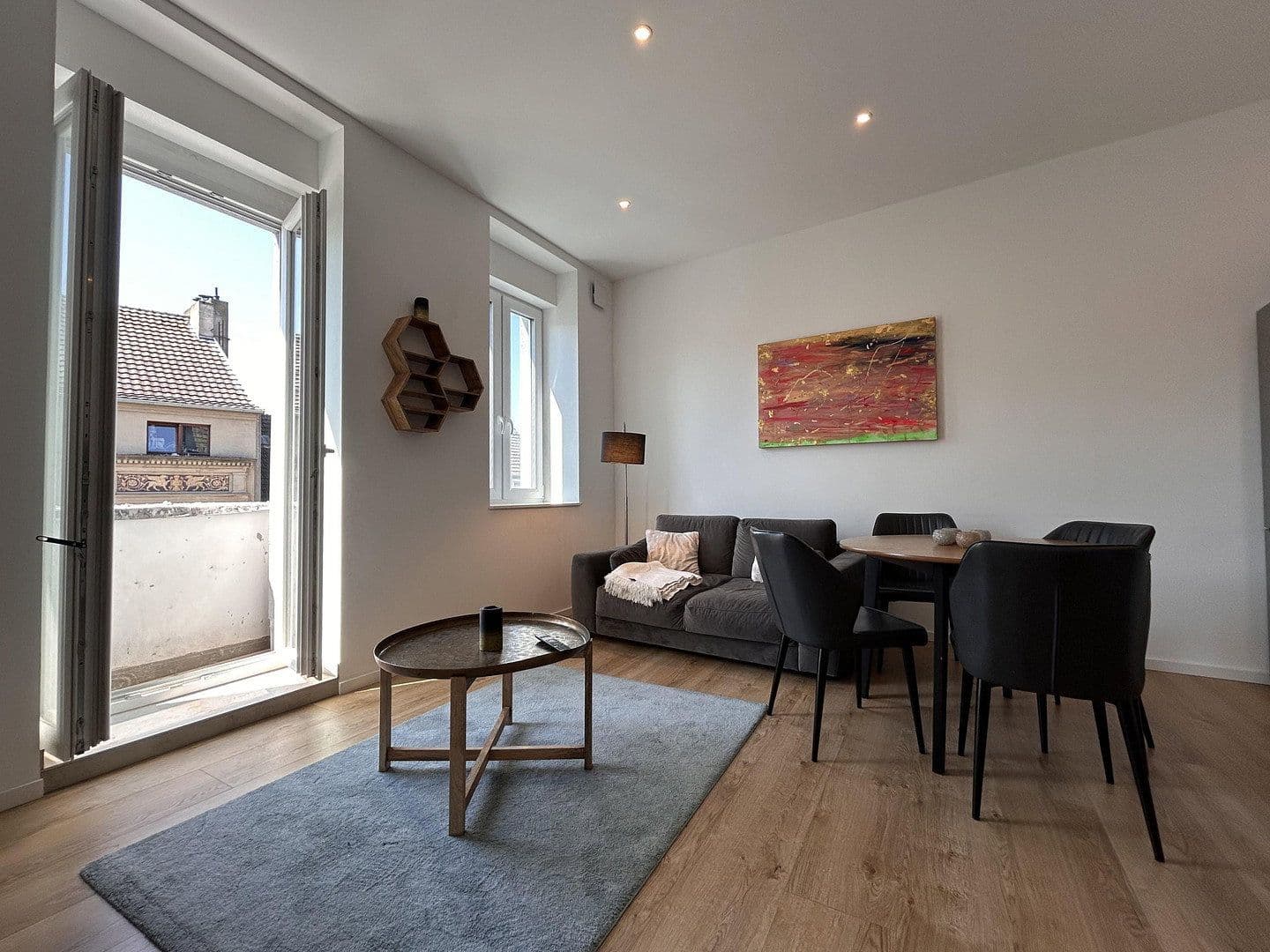 Prenájom bytu 2-izbový 40 m², Köln, Severné Porýnie - Westfálsko Prenájom bytu 2-izbový 40 m², Köln, Severné Porýnie - Westfálsko