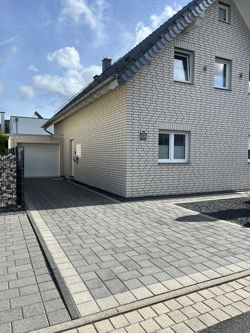 Predaj domu 152 m², pozemek 455 m², Kerpen, Severné Porýnie - Westfálsko Predaj domu 152 m², pozemek 455 m², Kerpen, Severné Porýnie - Westfálsko