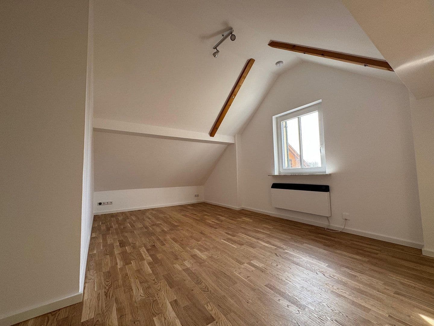 Predaj bytu 2-izbový 64 m², Germering, Bavorsko Predaj bytu 2-izbový 64 m², Germering, Bavorsko