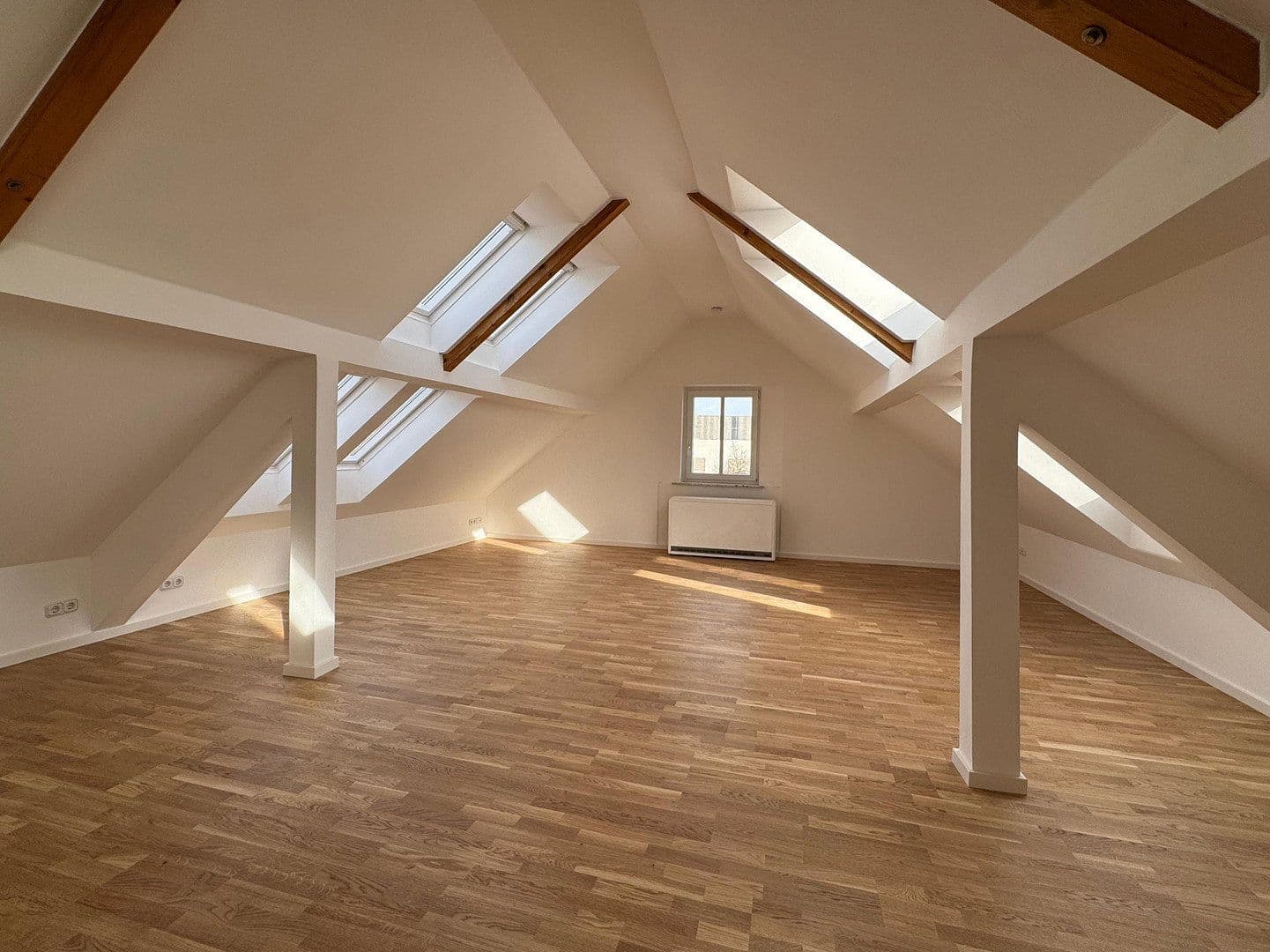 Predaj bytu 2-izbový 64 m², Germering, Bavorsko Predaj bytu 2-izbový 64 m², Germering, Bavorsko