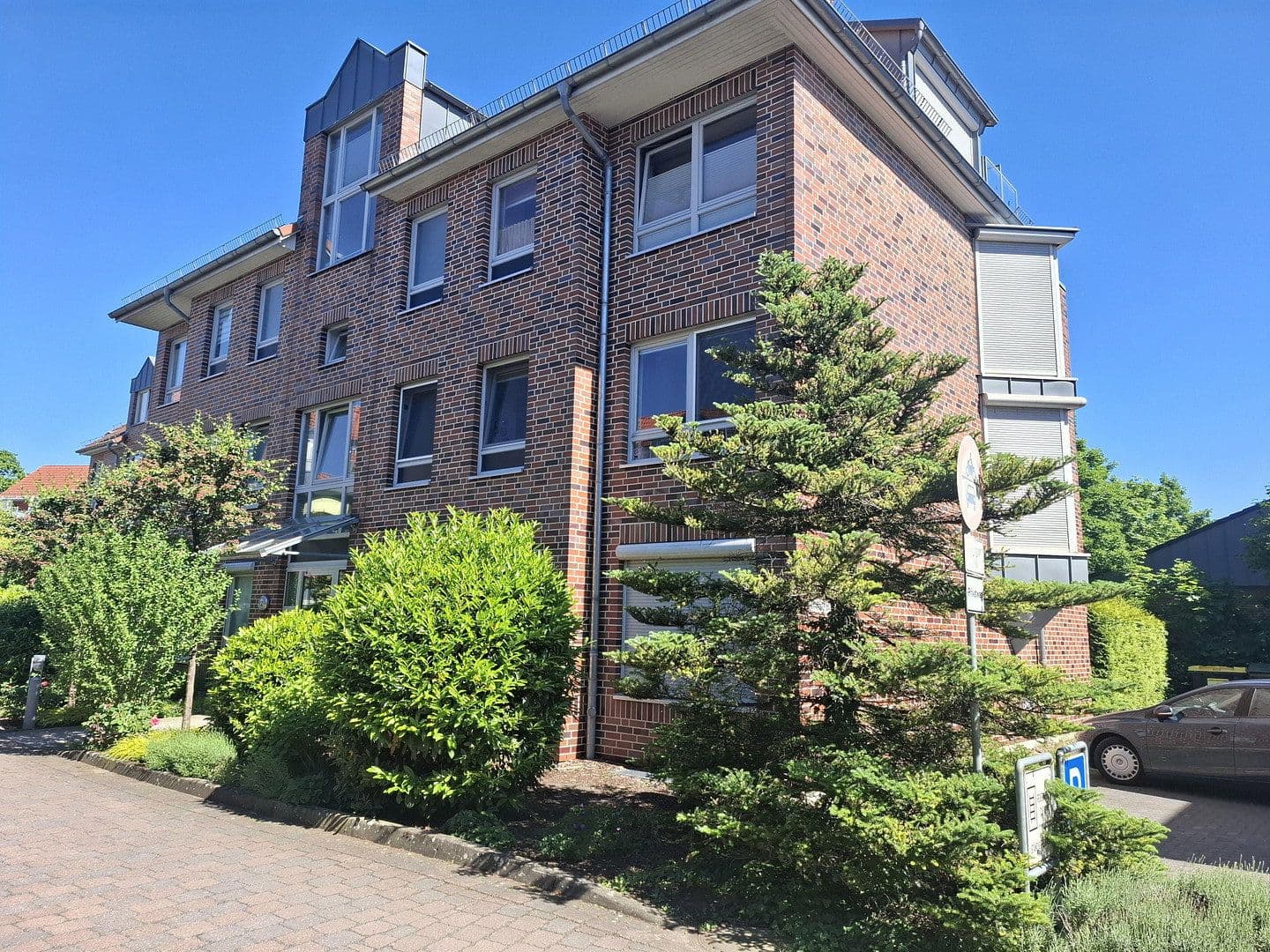 Prenájom bytu 3-izbový 80 m², Hannover, Dolné Sasko Prenájom bytu 3-izbový 80 m², Hannover, Dolné Sasko