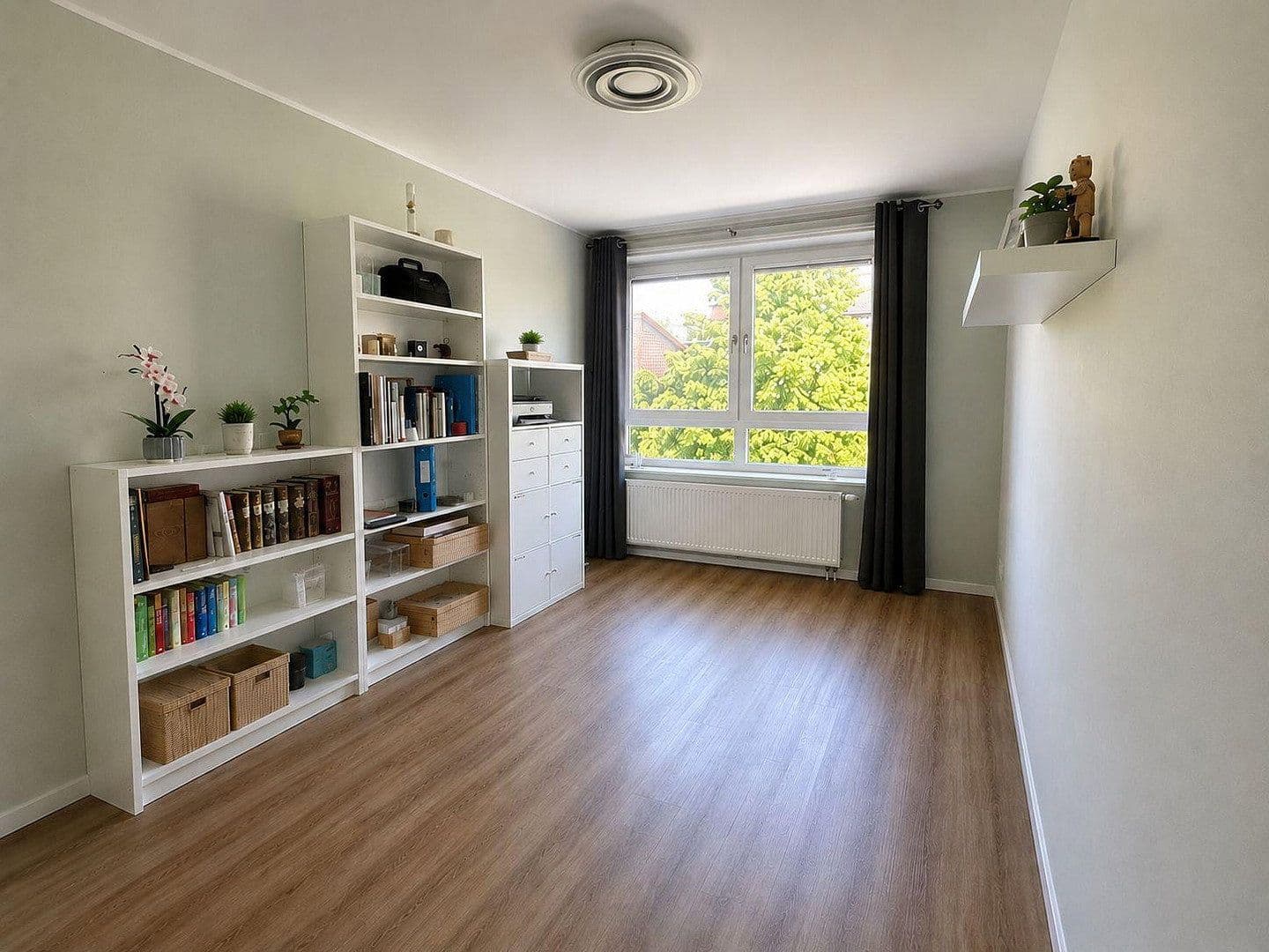 Prenájom bytu 3-izbový 80 m², Hannover, Dolné Sasko Prenájom bytu 3-izbový 80 m², Hannover, Dolné Sasko