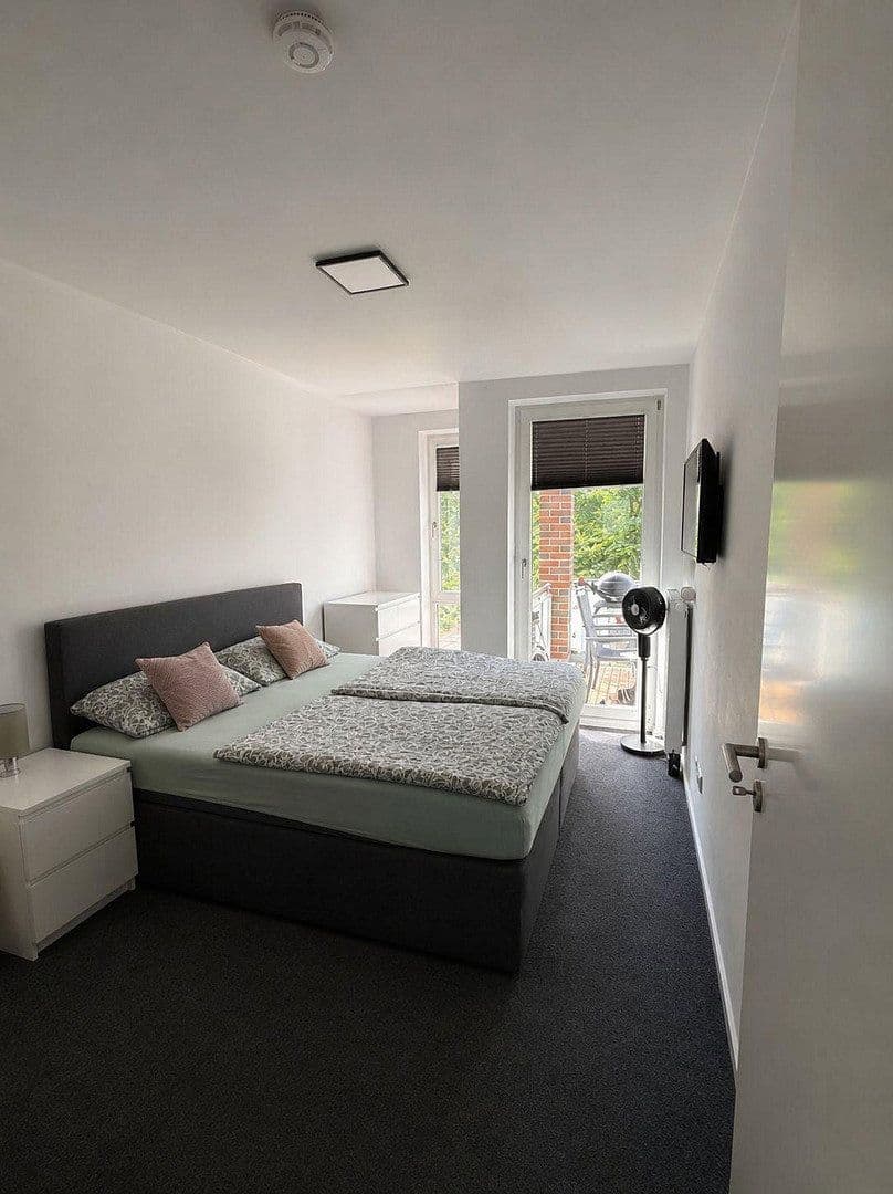 Prenájom bytu 3-izbový 80 m², Hannover, Dolné Sasko Prenájom bytu 3-izbový 80 m², Hannover, Dolné Sasko