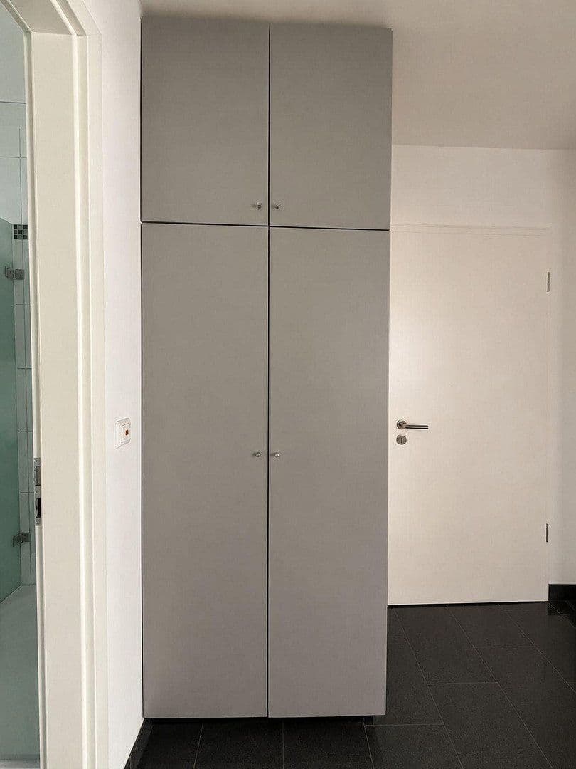 Prenájom bytu 3-izbový 80 m², Hannover, Dolné Sasko Prenájom bytu 3-izbový 80 m², Hannover, Dolné Sasko