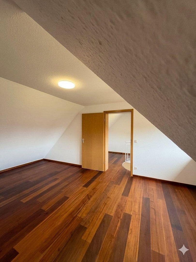 Prenájom bytu 3-izbový 78 m², Villingen-Schwenningen, Bádensko-Wurttembersko Prenájom bytu 3-izbový 78 m², Villingen-Schwenningen, Bádensko-Wurttembersko