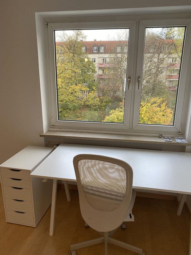 Prenájom bytu 2-izbový 46 m², München, Bavorsko Prenájom bytu 2-izbový 46 m², München, Bavorsko