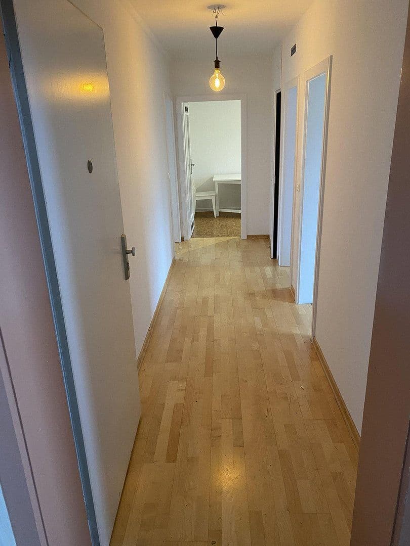 Prenájom bytu 2-izbový 46 m², München, Bavorsko Prenájom bytu 2-izbový 46 m², München, Bavorsko