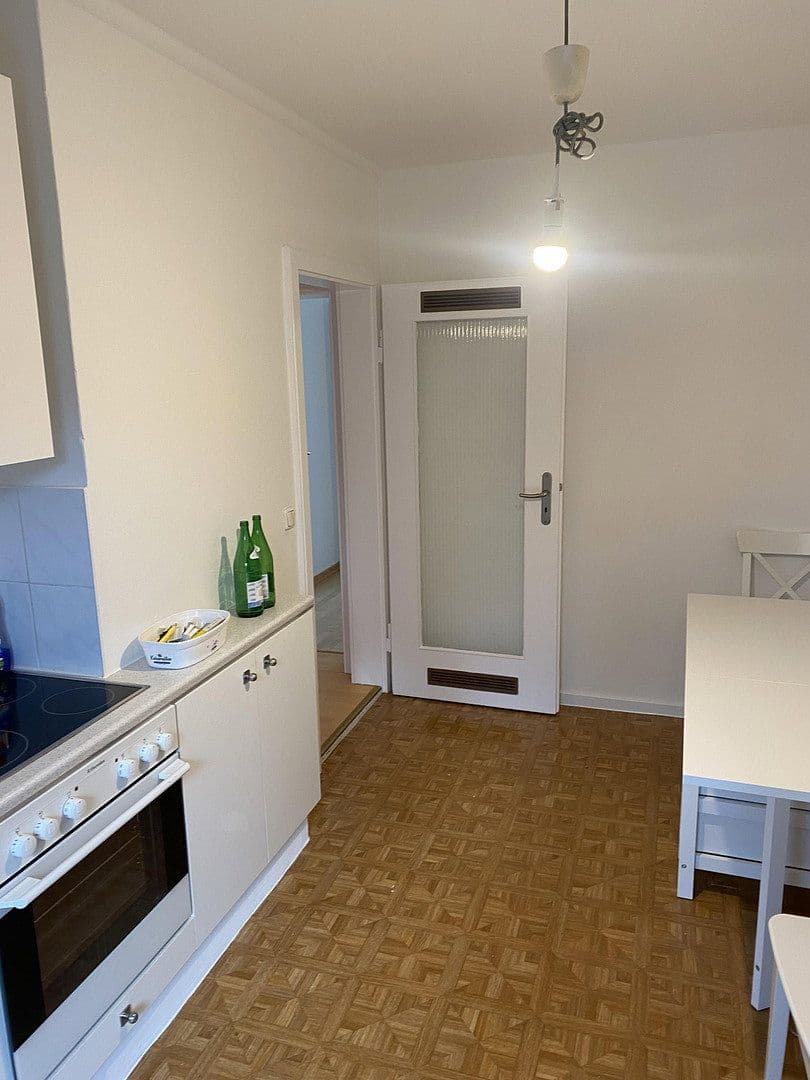 Prenájom bytu 2-izbový 46 m², München, Bavorsko Prenájom bytu 2-izbový 46 m², München, Bavorsko