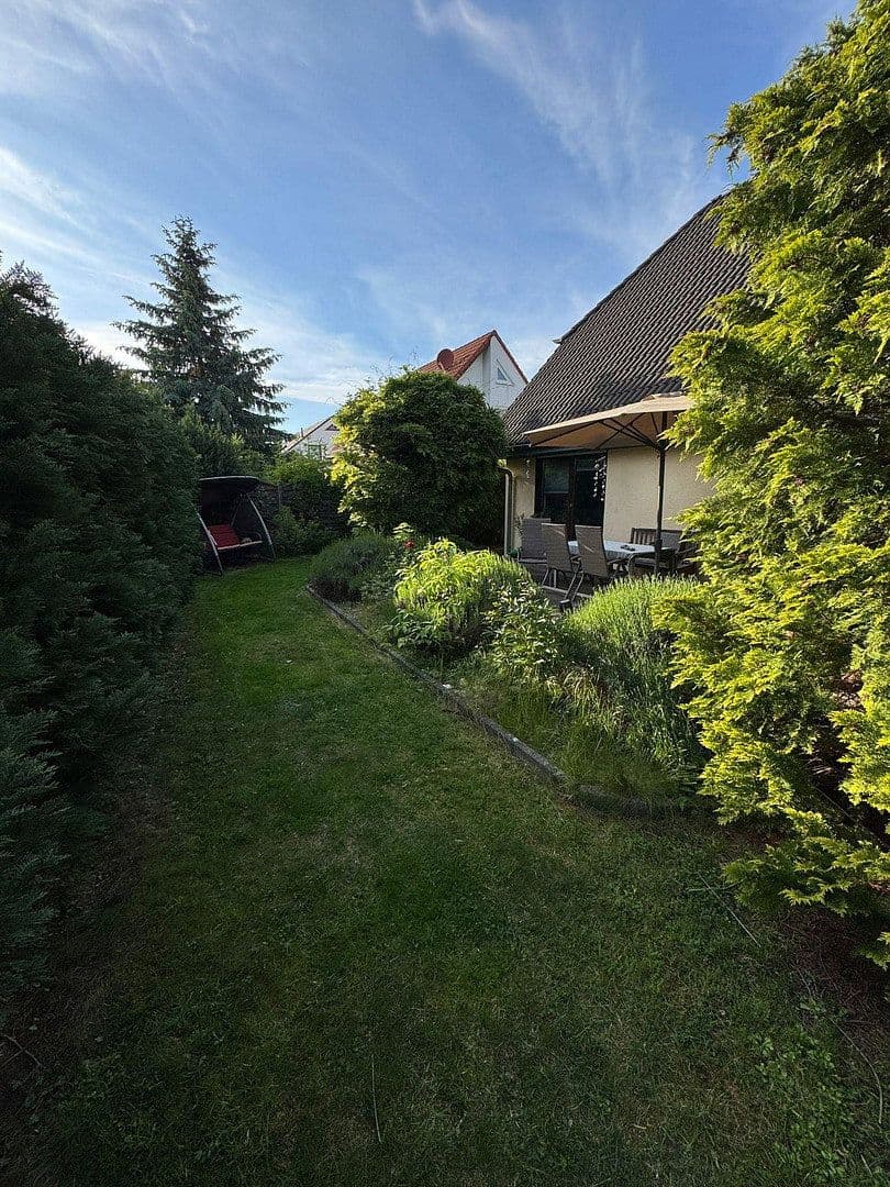 Predaj domu 137 m², pozemek 476 m², Fredersdorf-Vogelsdorf, Brandenbursko Predaj domu 137 m², pozemek 476 m², Fredersdorf-Vogelsdorf, Brandenbursko