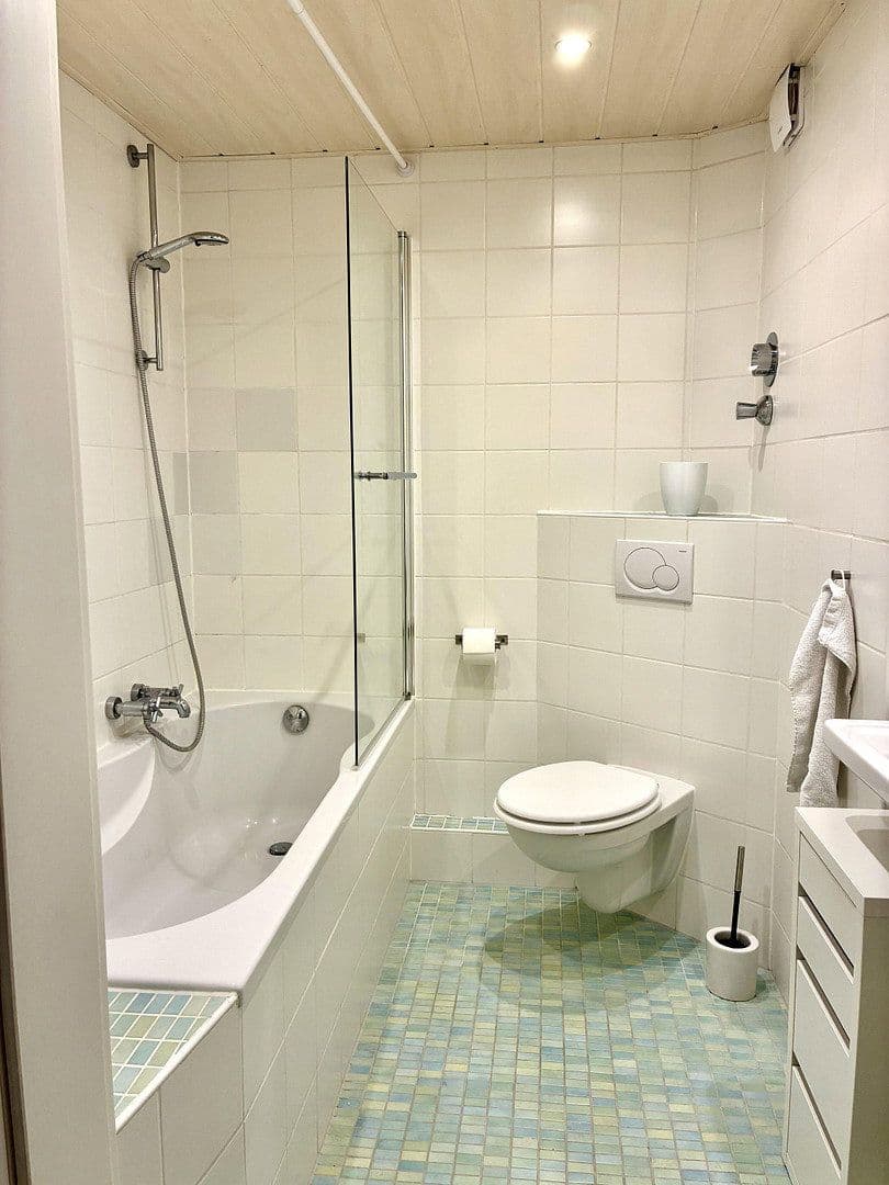 Predaj bytu 3-izbový 64 m², Stammheimer Straße 59, Köln, Severné Porýnie - Westfálsko Predaj bytu 3-izbový 64 m², Stammheimer Straße 59, Köln, Severné Porýnie - Westfálsko