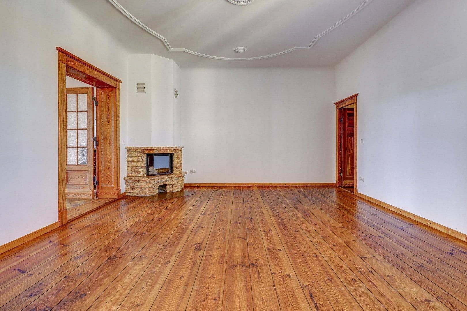 Predaj bytu 4-izbový 146 m², Berlin, Berlín Predaj bytu 4-izbový 146 m², Berlin, Berlín