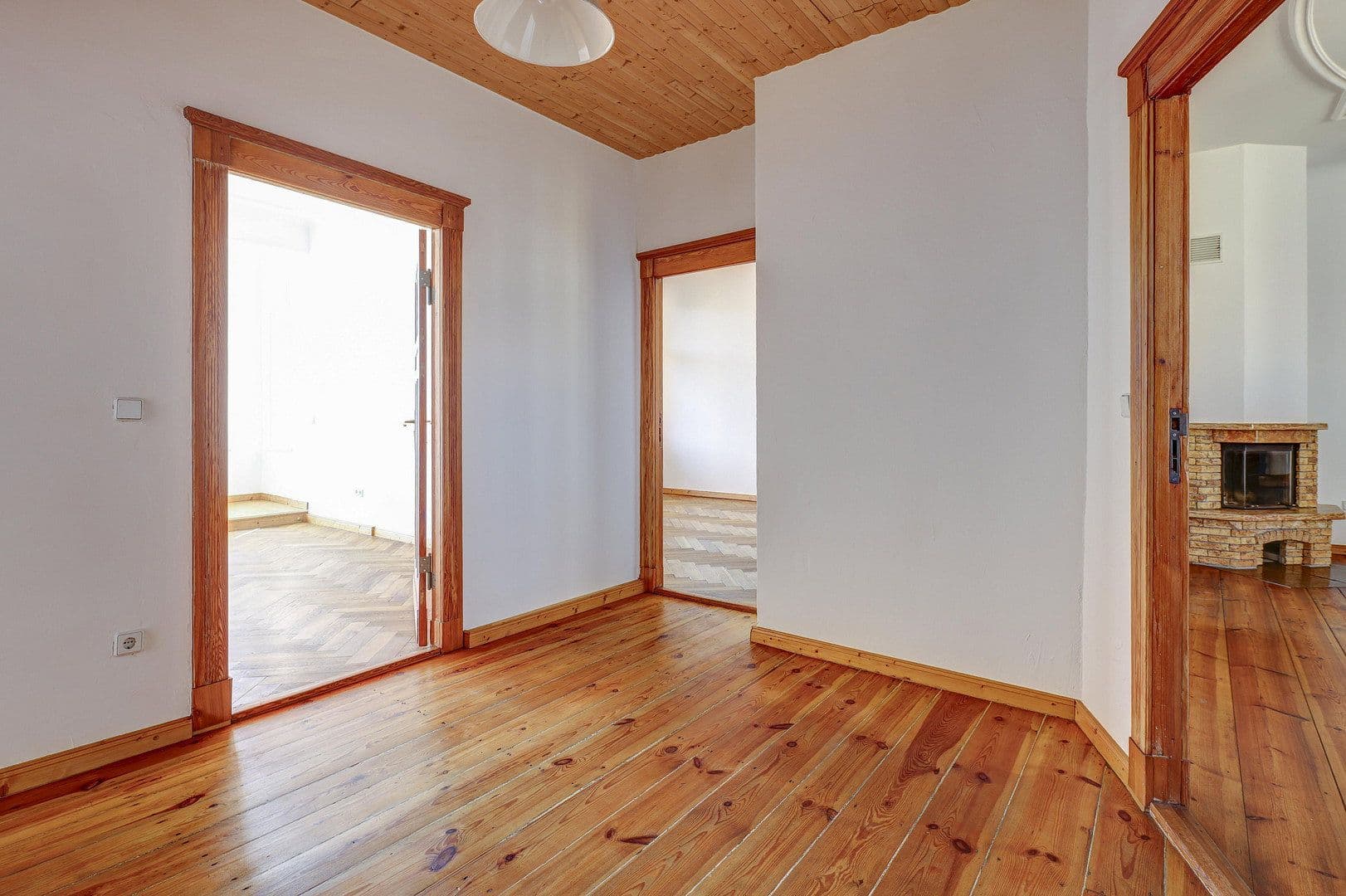 Predaj bytu 4-izbový 146 m², Berlin, Berlín Predaj bytu 4-izbový 146 m², Berlin, Berlín
