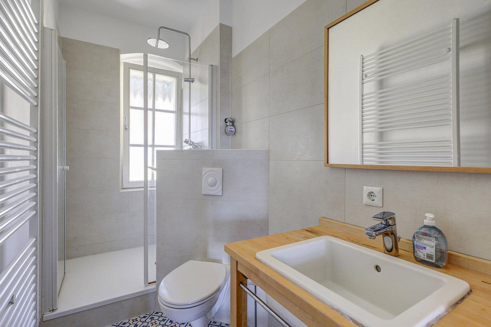 Predaj bytu 4-izbový 146 m², Berlin, Berlín Predaj bytu 4-izbový 146 m², Berlin, Berlín