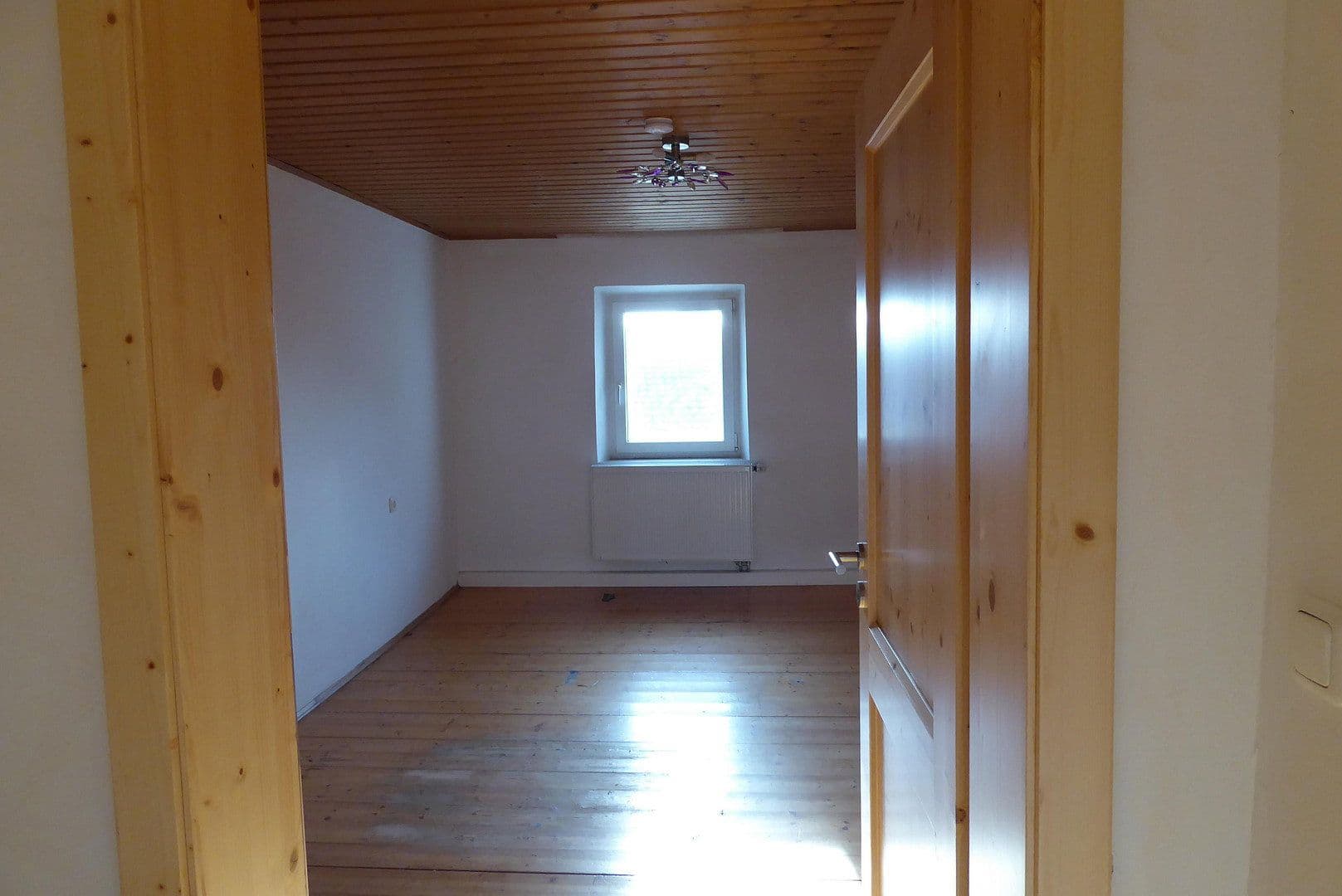 Predaj domu 155 m², pozemek 307 m², St.-Veiter-Str. 25, Neumarkt-St. Veit, Bavorsko Predaj domu 155 m², pozemek 307 m², St.-Veiter-Str. 25, Neumarkt-St. Veit, Bavorsko