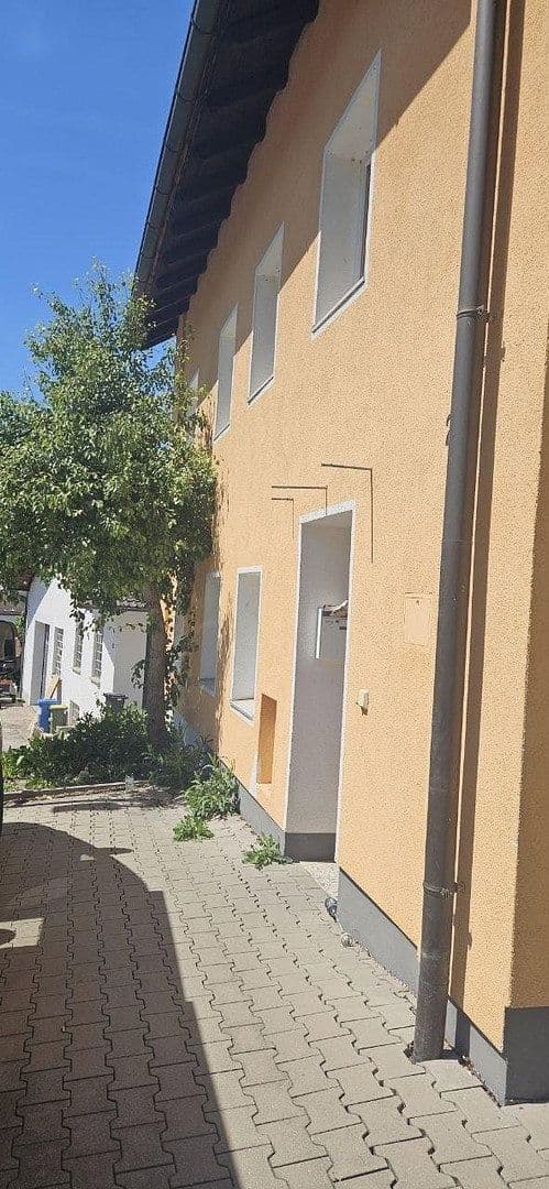 Predaj domu 155 m², pozemek 307 m², St.-Veiter-Str. 25, Neumarkt-St. Veit, Bavorsko Predaj domu 155 m², pozemek 307 m², St.-Veiter-Str. 25, Neumarkt-St. Veit, Bavorsko