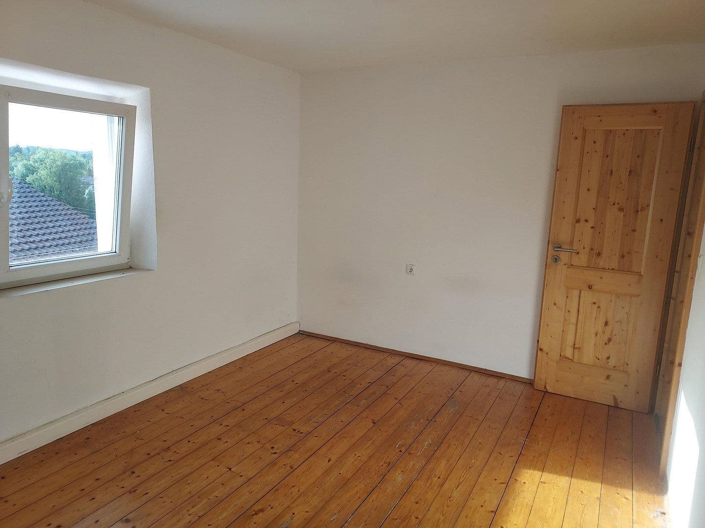 Predaj domu 155 m², pozemek 307 m², St.-Veiter-Str. 25, Neumarkt-St. Veit, Bavorsko Predaj domu 155 m², pozemek 307 m², St.-Veiter-Str. 25, Neumarkt-St. Veit, Bavorsko