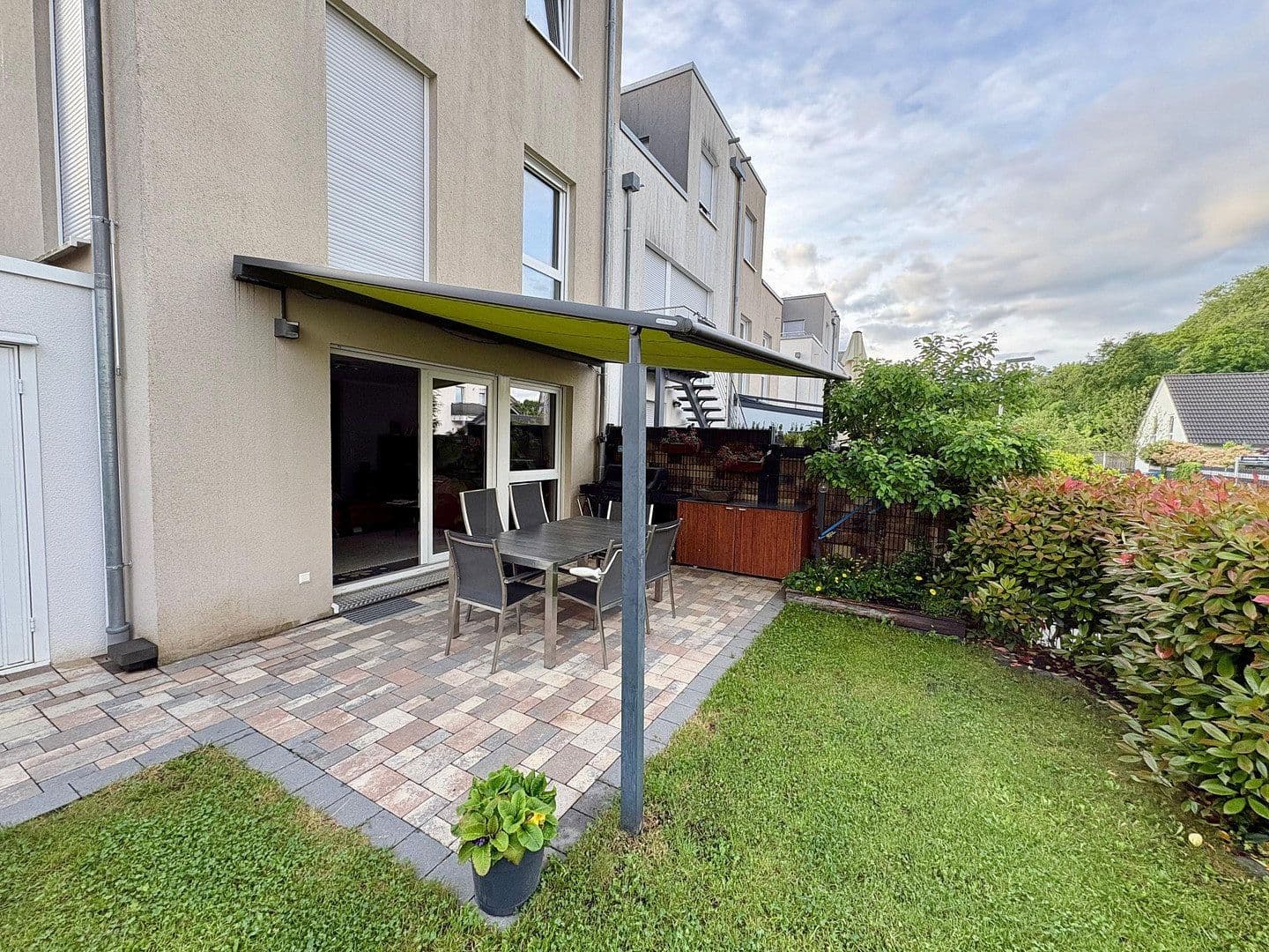 Predaj domu 153 m², pozemek 239 m², Rastatt, Bádensko-Wurttembersko Predaj domu 153 m², pozemek 239 m², Rastatt, Bádensko-Wurttembersko
