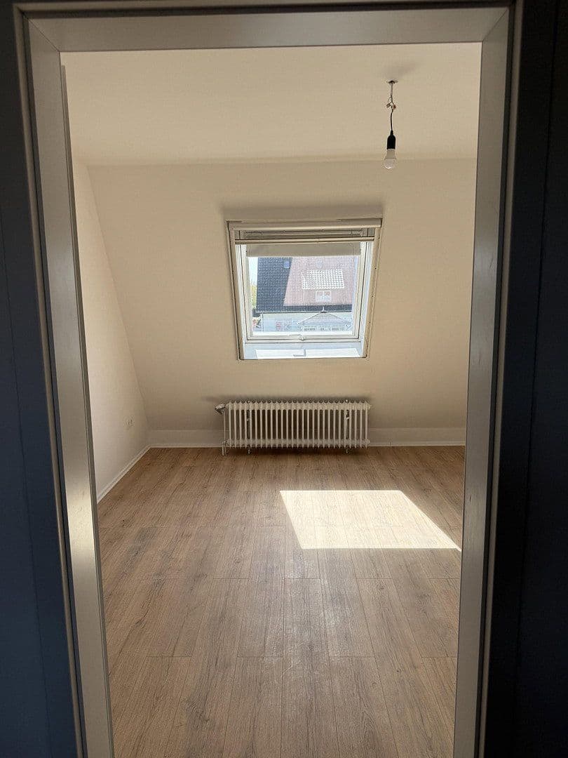 Predaj domu 99 m², pozemek 168 m², Delmenhorst, Dolné Sasko Predaj domu 99 m², pozemek 168 m², Delmenhorst, Dolné Sasko