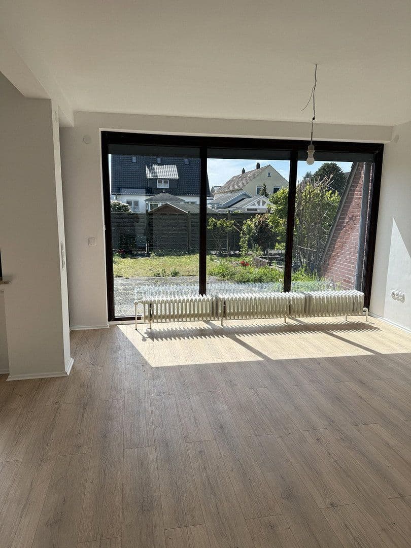 Predaj domu 99 m², pozemek 168 m², Delmenhorst, Dolné Sasko Predaj domu 99 m², pozemek 168 m², Delmenhorst, Dolné Sasko