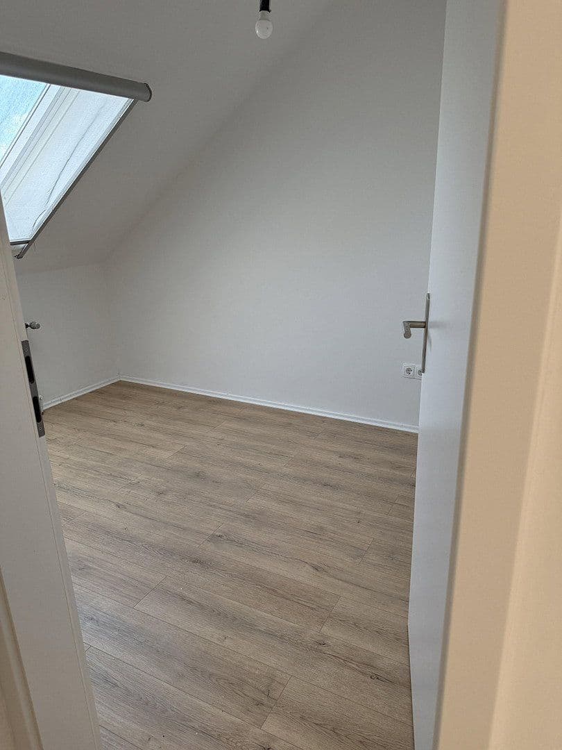 Predaj domu 99 m², pozemek 168 m², Delmenhorst, Dolné Sasko Predaj domu 99 m², pozemek 168 m², Delmenhorst, Dolné Sasko