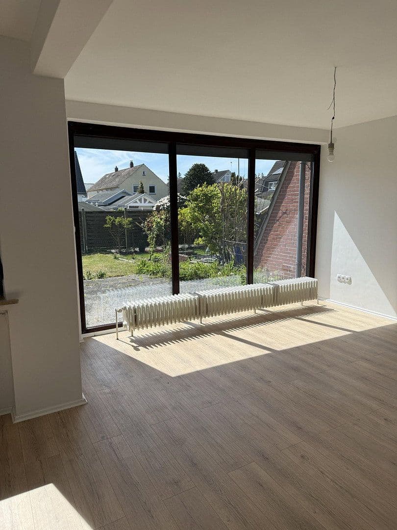 Predaj domu 99 m², pozemek 168 m², Delmenhorst, Dolné Sasko Predaj domu 99 m², pozemek 168 m², Delmenhorst, Dolné Sasko