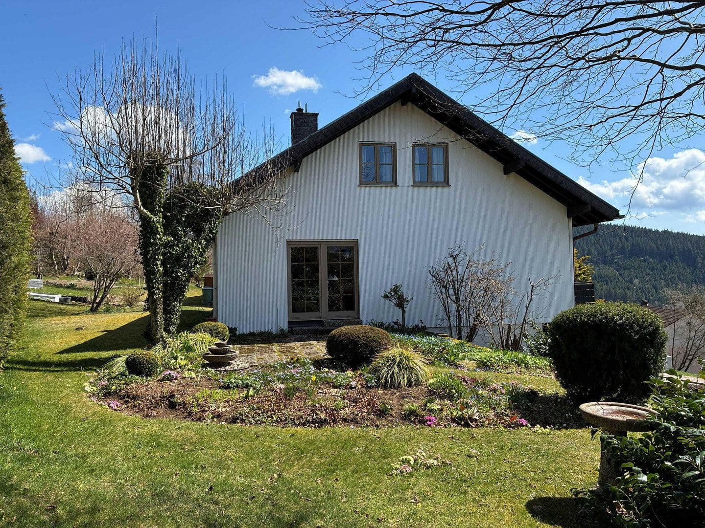Predaj domu 165 m², pozemek 1.275 m², Furtwangen im Schwarzwald, Bádensko-Wurttembersko Predaj domu 165 m², pozemek 1.275 m², Furtwangen im Schwarzwald, Bádensko-Wurttembersko