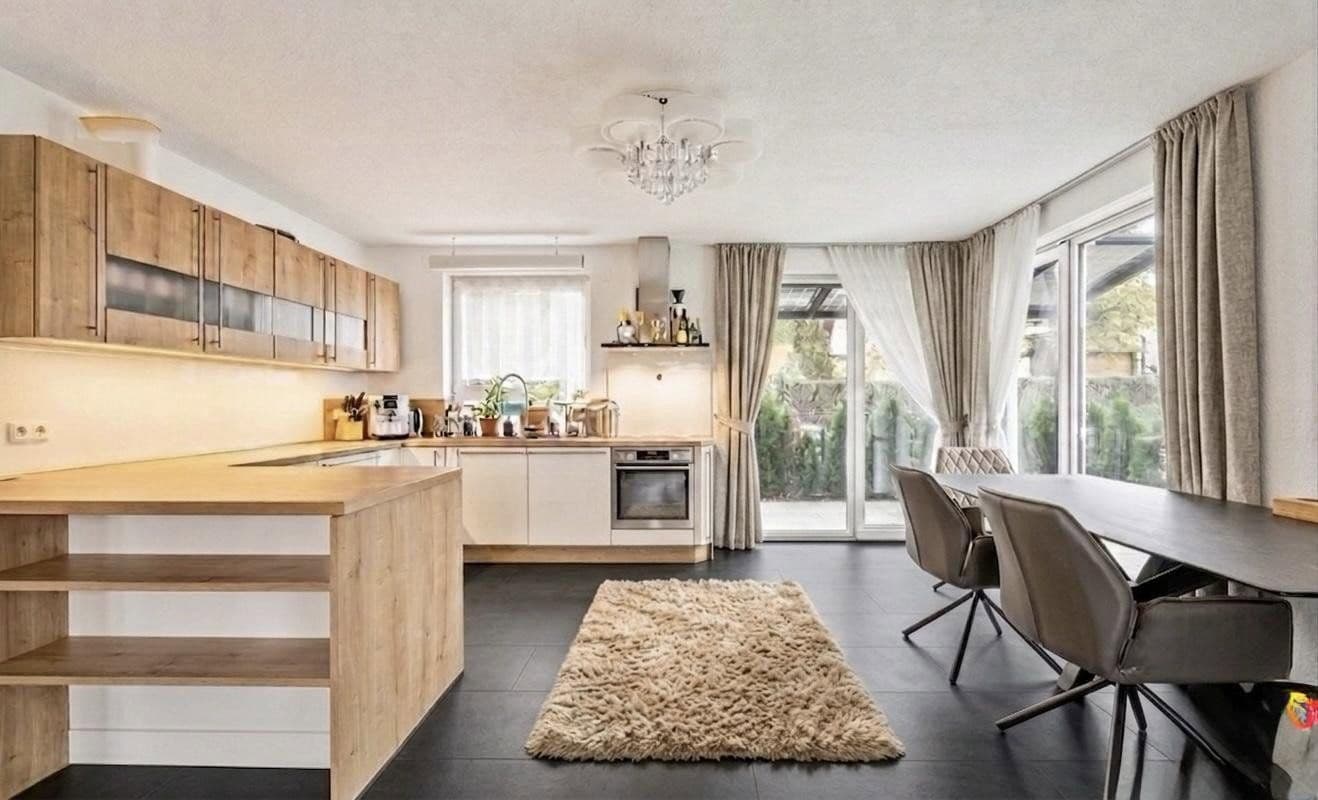 Predaj domu 190 m², pozemek 217 m², Heilbronn, Bádensko-Wurttembersko Predaj domu 190 m², pozemek 217 m², Heilbronn, Bádensko-Wurttembersko