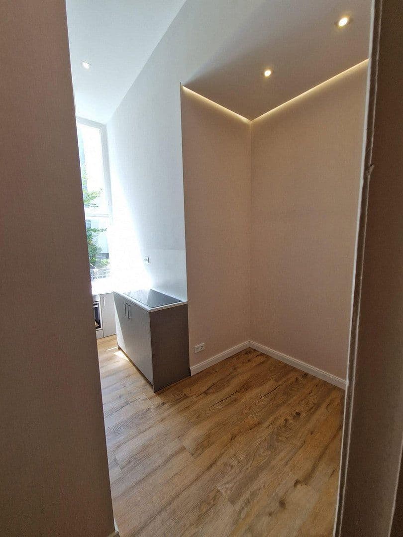 Prenájom bytu 1-izbový 40 m², Giesebrechtstraße 5, Berlin, Berlín Prenájom bytu 1-izbový 40 m², Giesebrechtstraße 5, Berlin, Berlín