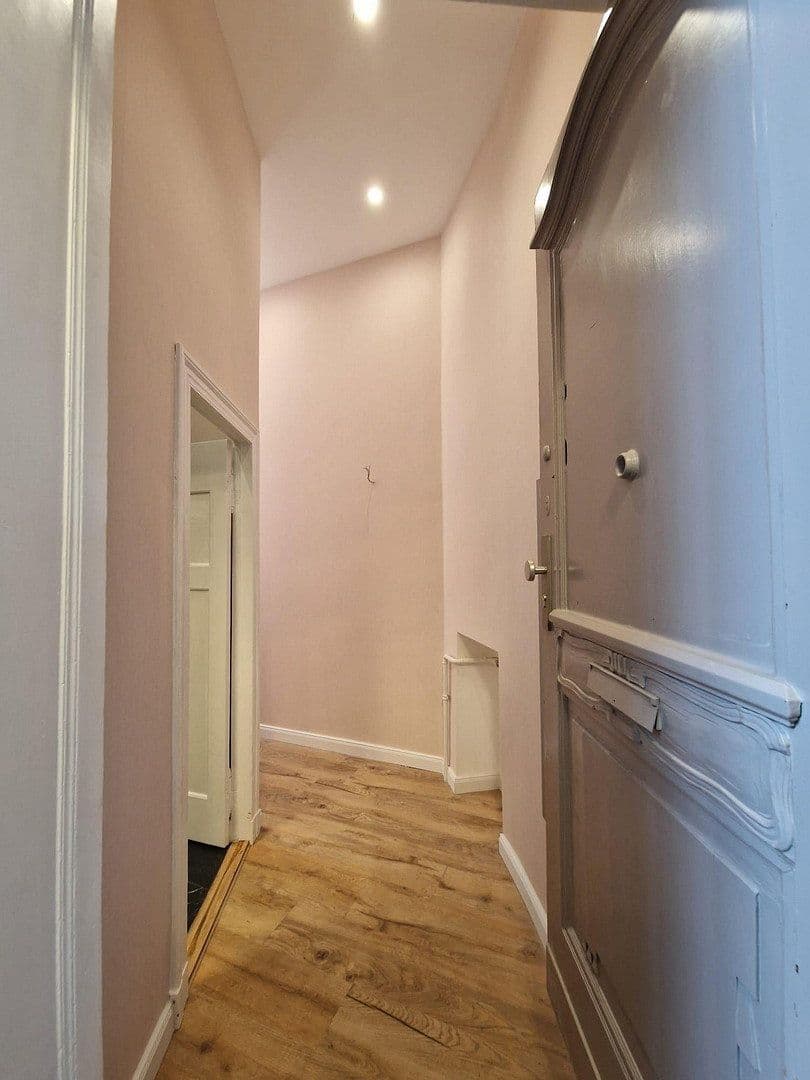 Prenájom bytu 1-izbový 40 m², Giesebrechtstraße 5, Berlin, Berlín Prenájom bytu 1-izbový 40 m², Giesebrechtstraße 5, Berlin, Berlín