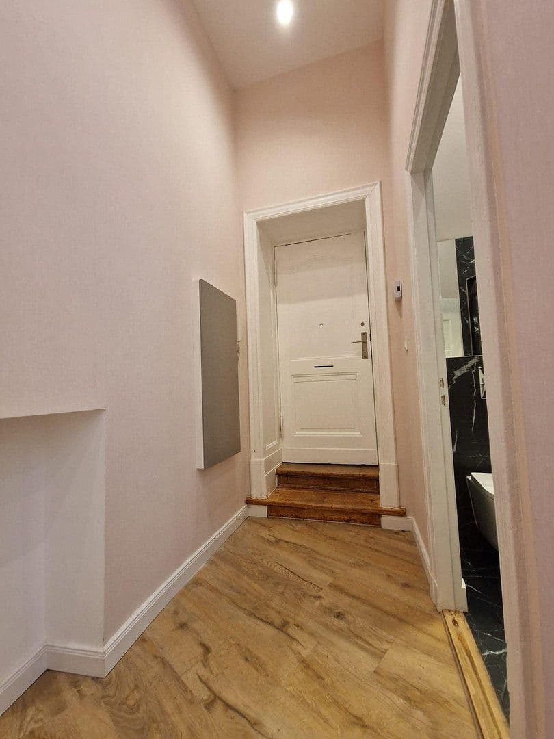 Prenájom bytu 1-izbový 40 m², Giesebrechtstraße 5, Berlin, Berlín Prenájom bytu 1-izbový 40 m², Giesebrechtstraße 5, Berlin, Berlín