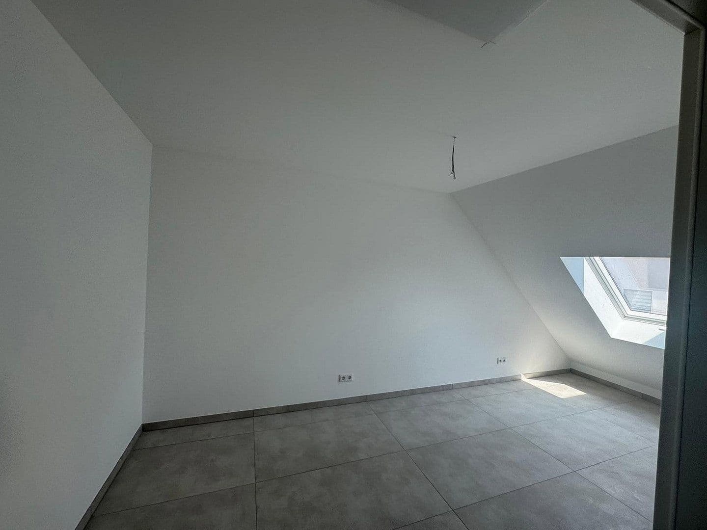 Prenájom bytu 3-izbový 64 m², Berliner Str. 911, Köln, Severné Porýnie - Westfálsko Prenájom bytu 3-izbový 64 m², Berliner Str. 911, Köln, Severné Porýnie - Westfálsko