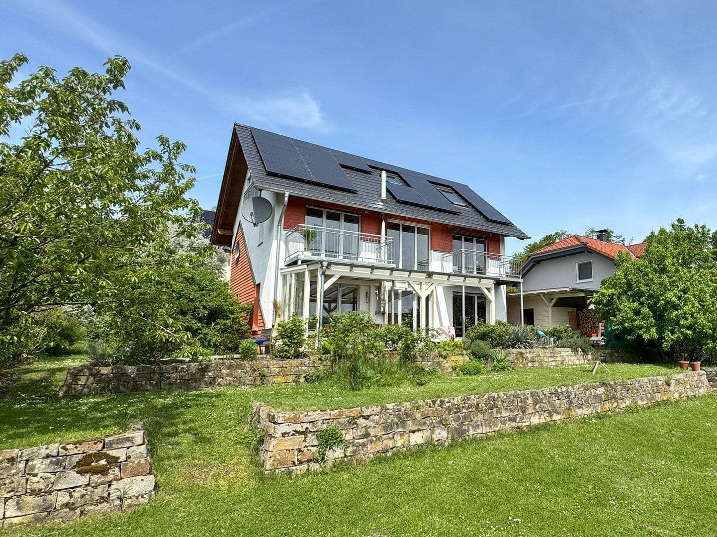 Predaj domu 174 m², pozemek 696 m², Liebenau, Hesensko Predaj domu 174 m², pozemek 696 m², Liebenau, Hesensko