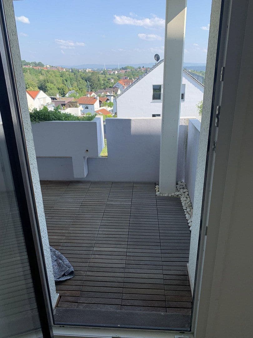 Prenájom bytu 3-izbový 80 m², Krummenackerstraße 0, Esslingen am Neckar, Bádensko-Wurttembersko Prenájom bytu 3-izbový 80 m², Krummenackerstraße 0, Esslingen am Neckar, Bádensko-Wurttembersko