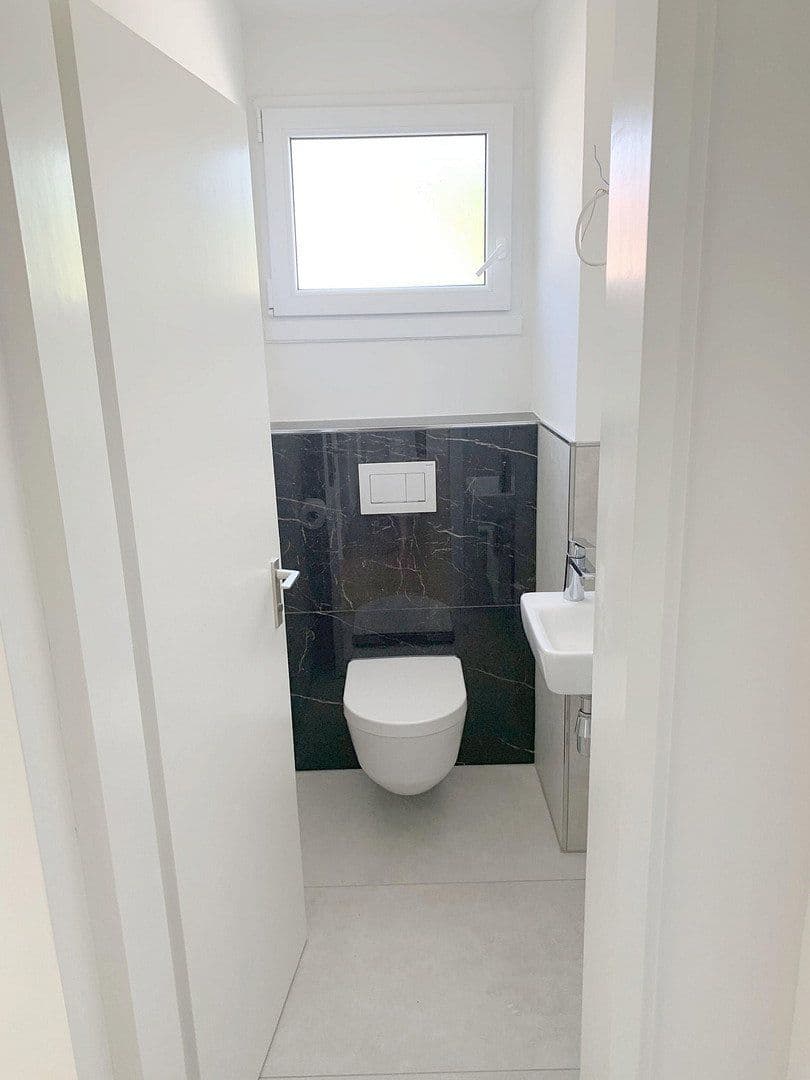 Prenájom bytu 3-izbový 80 m², Krummenackerstraße 0, Esslingen am Neckar, Bádensko-Wurttembersko Prenájom bytu 3-izbový 80 m², Krummenackerstraße 0, Esslingen am Neckar, Bádensko-Wurttembersko