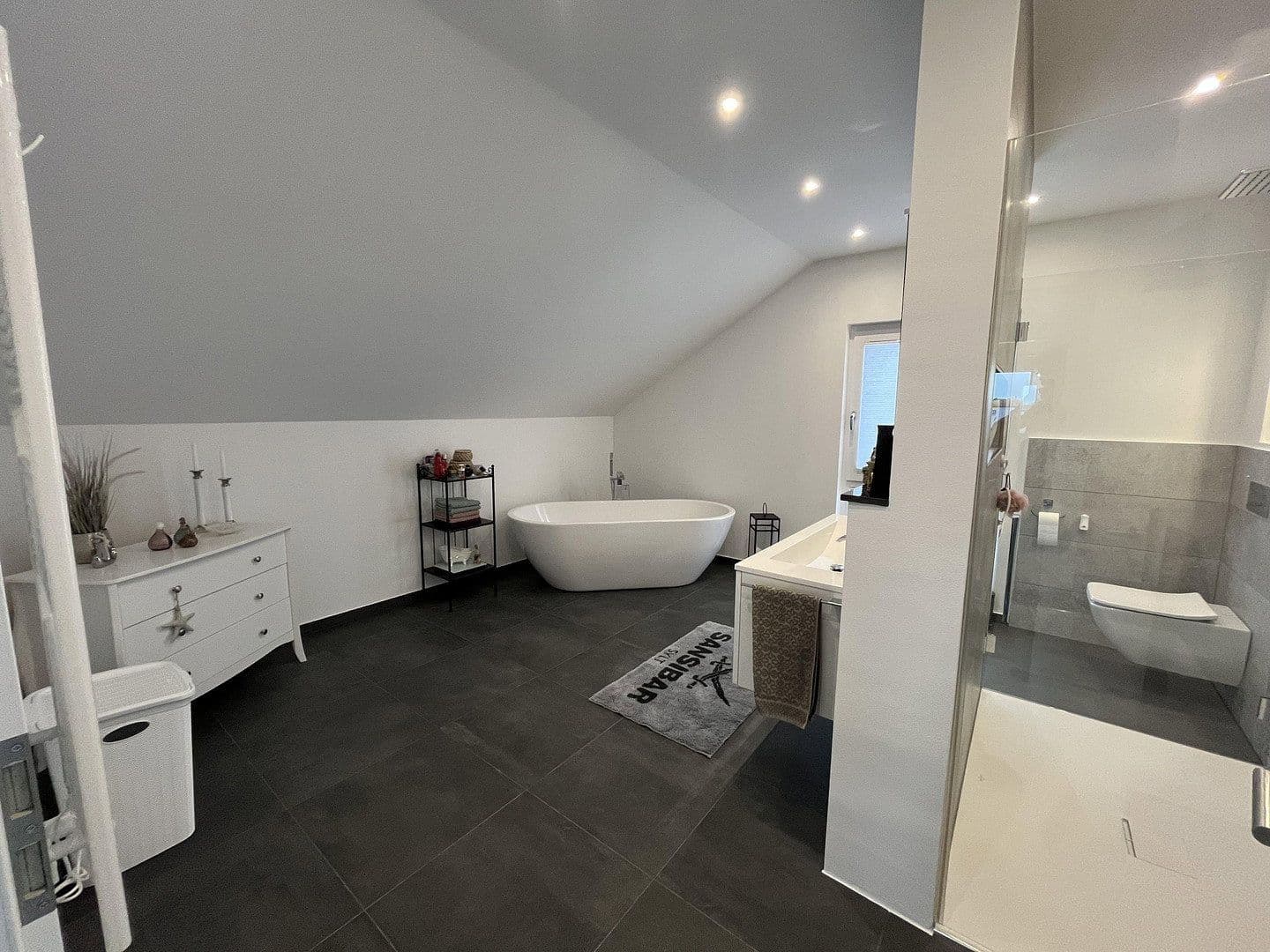 Predaj domu 180 m², pozemek 608 m², Velbert, Severné Porýnie - Westfálsko Predaj domu 180 m², pozemek 608 m², Velbert, Severné Porýnie - Westfálsko
