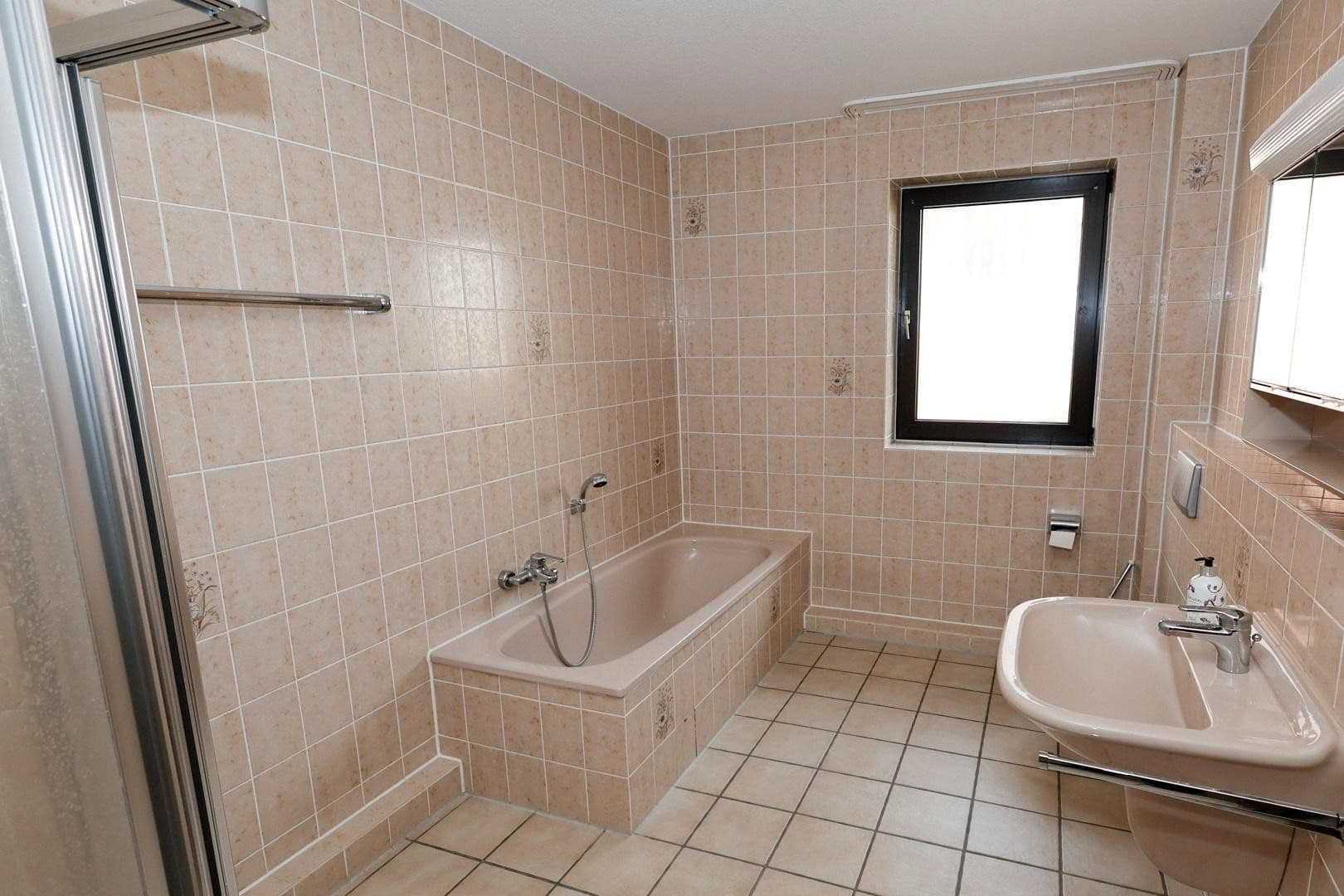 Predaj domu 192 m², pozemek 674 m², Garbsen, Dolné Sasko Predaj domu 192 m², pozemek 674 m², Garbsen, Dolné Sasko