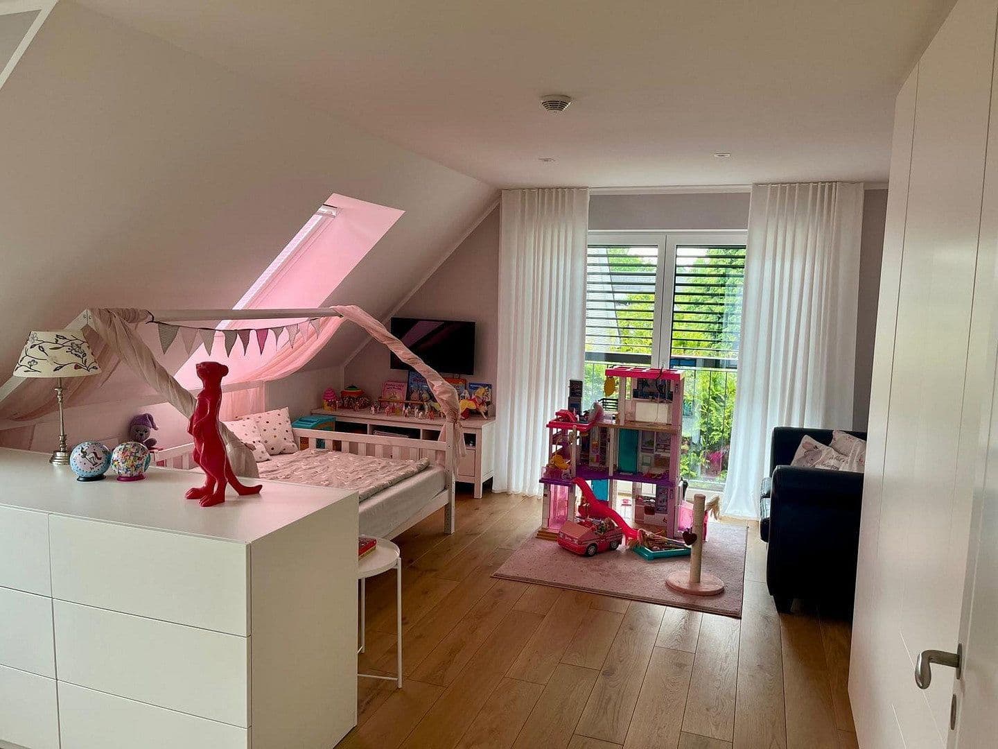 Predaj domu 244 m², pozemek 760 m², Krefeld, Severné Porýnie - Westfálsko Predaj domu 244 m², pozemek 760 m², Krefeld, Severné Porýnie - Westfálsko