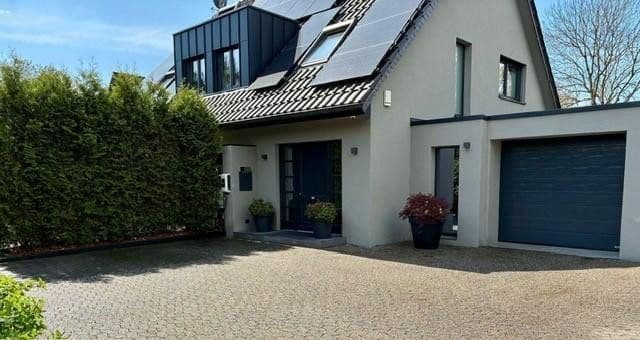 Predaj domu 244 m², pozemek 760 m², Krefeld, Severné Porýnie - Westfálsko Predaj domu 244 m², pozemek 760 m², Krefeld, Severné Porýnie - Westfálsko