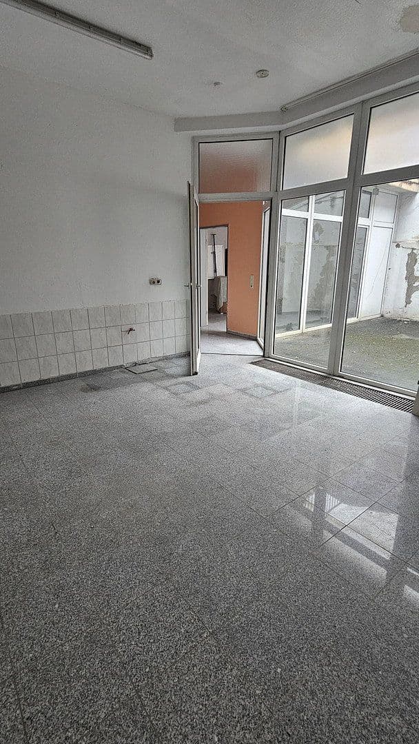 Prenájom nebytového priestoru 133 m², Sedanstr. 38, Aachen, Severné Porýnie - Westfálsko Prenájom nebytového priestoru 133 m², Sedanstr. 38, Aachen, Severné Porýnie - Westfálsko