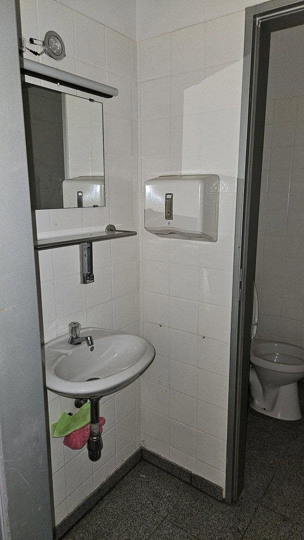 Prenájom nebytového priestoru 133 m², Sedanstr. 38, Aachen, Severné Porýnie - Westfálsko Prenájom nebytového priestoru 133 m², Sedanstr. 38, Aachen, Severné Porýnie - Westfálsko