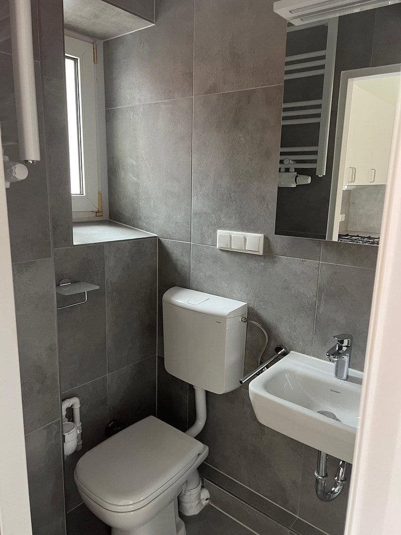 Prenájom bytu 1-izbový 39 m², Höhenstraße 32, Frankfurt am Main, Hesensko Prenájom bytu 1-izbový 39 m², Höhenstraße 32, Frankfurt am Main, Hesensko