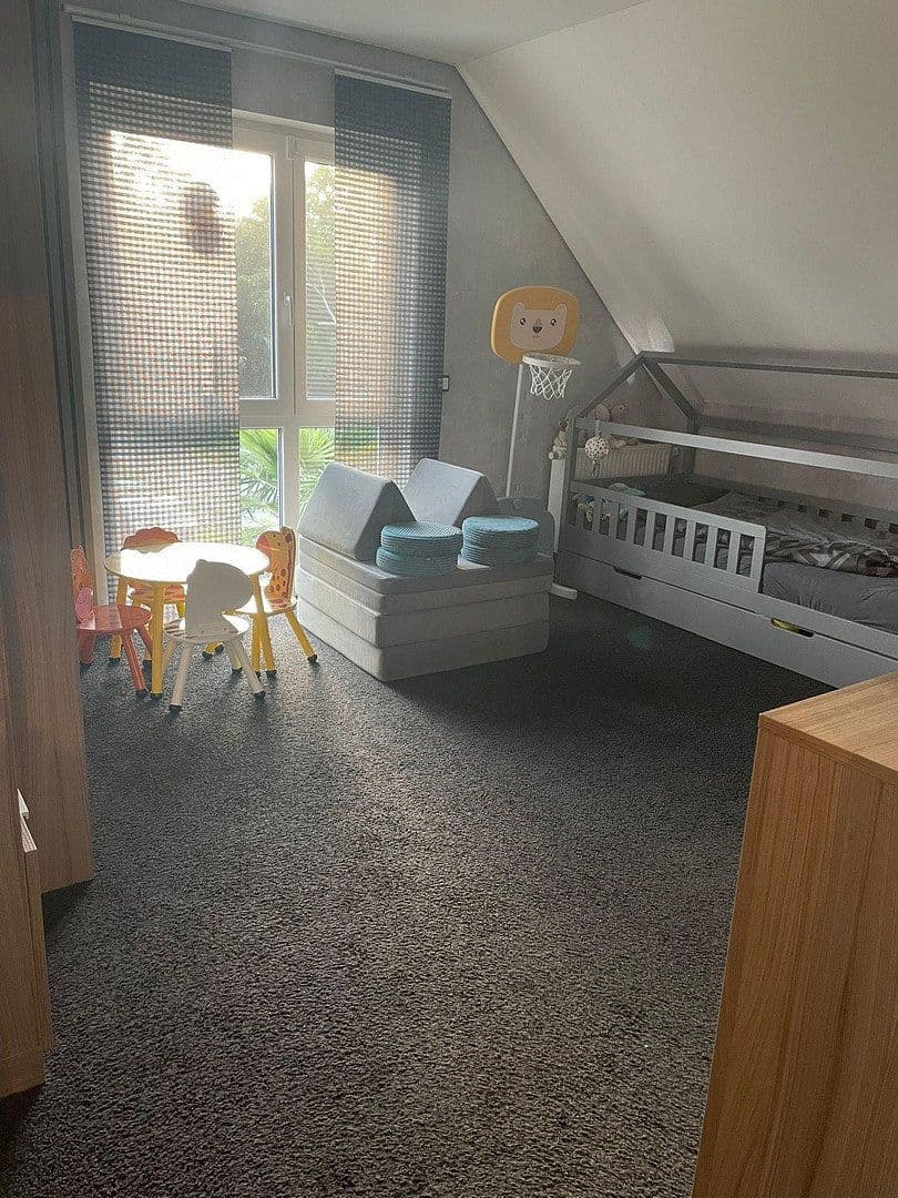 Predaj domu 130 m², pozemek 300 m², Römerberg, Porýnie-Falcko Predaj domu 130 m², pozemek 300 m², Römerberg, Porýnie-Falcko
