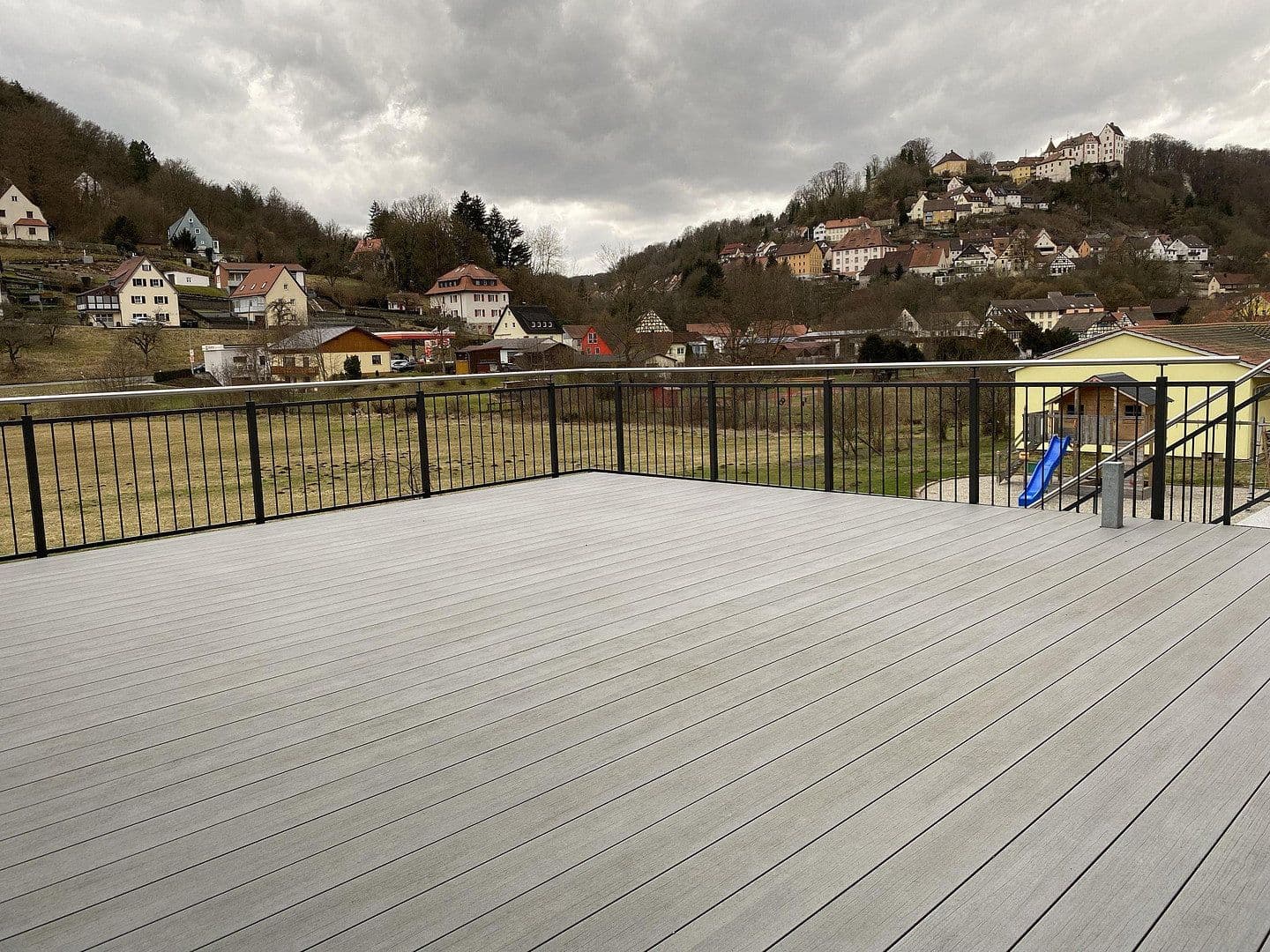 Prenájom kancelárie 304 m², Badstr. 131, Egloffstein, Bavorsko Prenájom kancelárie 304 m², Badstr. 131, Egloffstein, Bavorsko