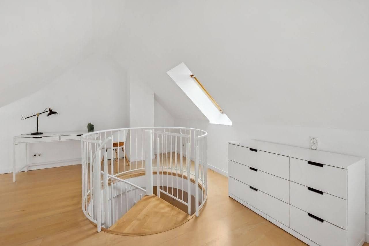 Prenájom bytu 2-izbový 75 m², Axel-von-Ambesser-str. 9, München, Bavorsko Prenájom bytu 2-izbový 75 m², Axel-von-Ambesser-str. 9, München, Bavorsko
