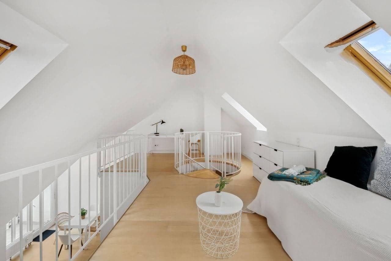 Prenájom bytu 2-izbový 75 m², Axel-von-Ambesser-str. 9, München, Bavorsko Prenájom bytu 2-izbový 75 m², Axel-von-Ambesser-str. 9, München, Bavorsko