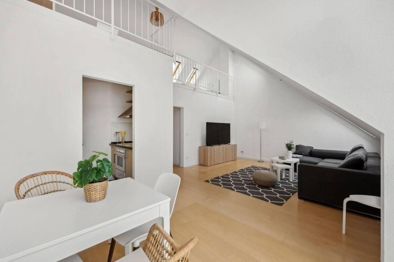 Prenájom bytu 2-izbový 75 m², Axel-von-Ambesser-str. 9, München, Bavorsko Prenájom bytu 2-izbový 75 m², Axel-von-Ambesser-str. 9, München, Bavorsko