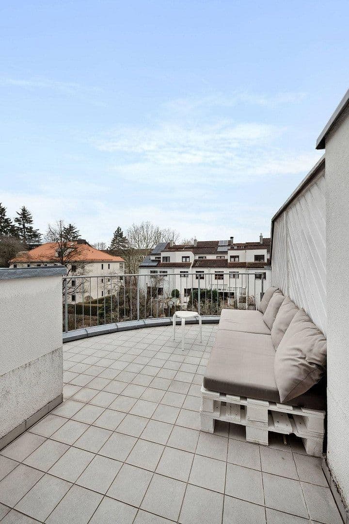 Prenájom bytu 2-izbový 75 m², Axel-von-Ambesser-str. 9, München, Bavorsko Prenájom bytu 2-izbový 75 m², Axel-von-Ambesser-str. 9, München, Bavorsko